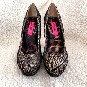 ✨Betsy Johnson Dissko Heels✨